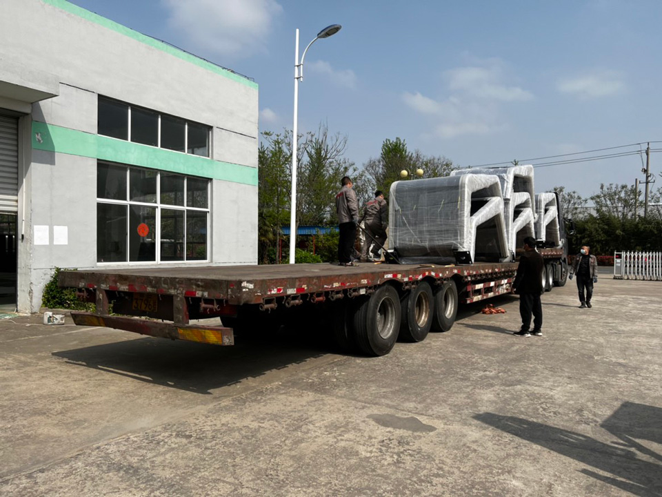 公交站臺(tái)發(fā)貨案例 公交站臺(tái)發(fā)貨案例